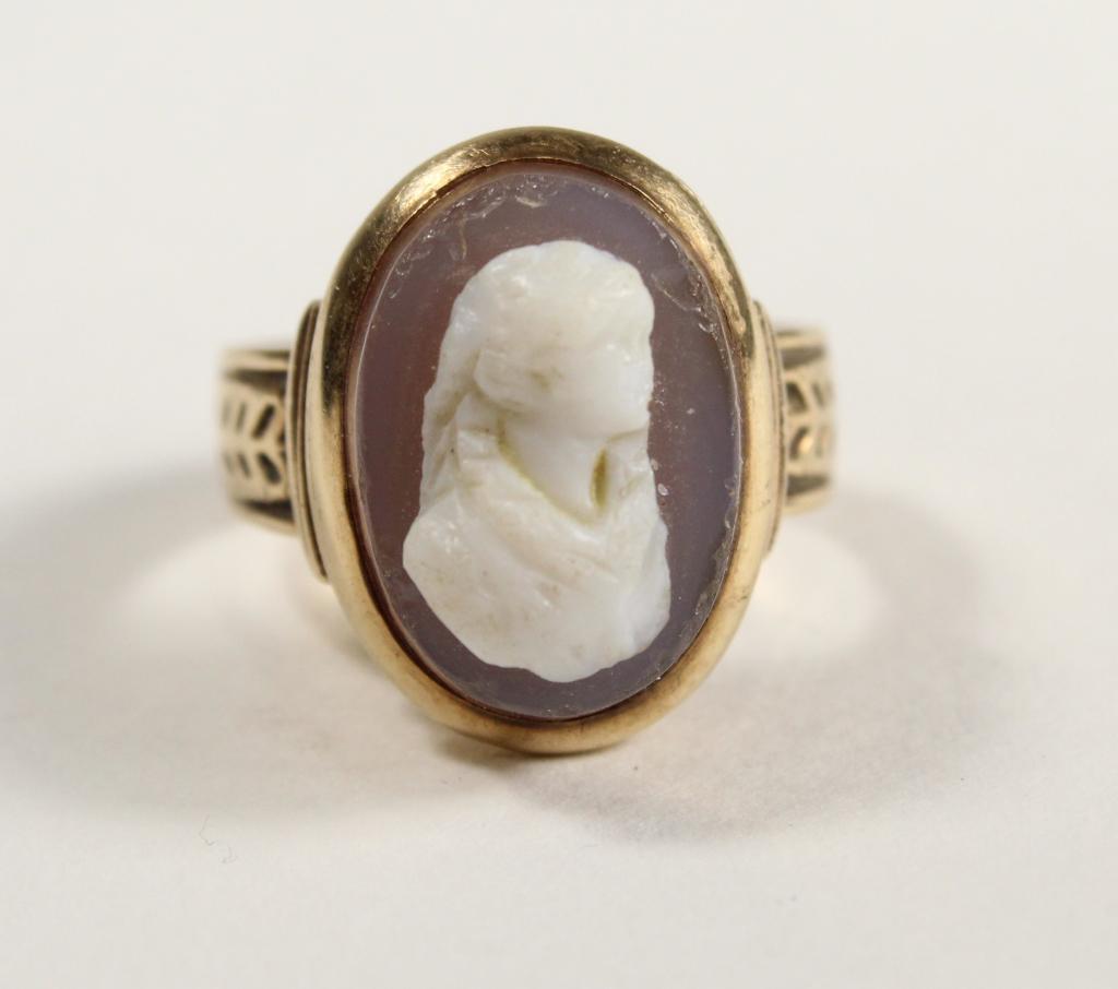 Antique Cameo Ring (1 of 4)