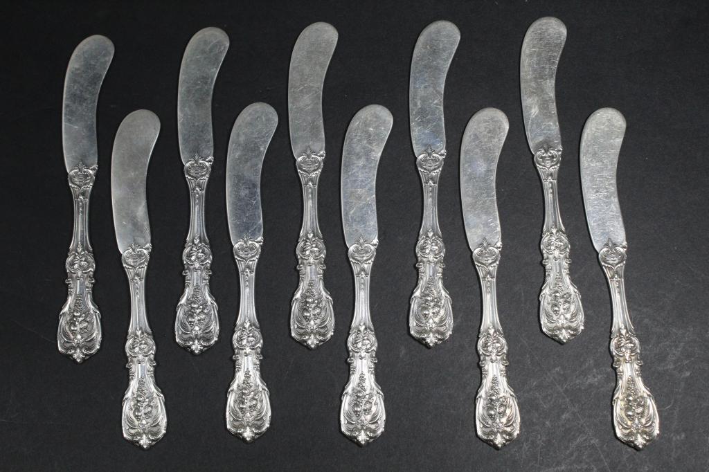 Reed & Barton FRANCIS I Sterling Butter Knives: Set of 10 butter knives stamped with Reed & Barton old mark, STERLING, and PATENT JUNE 25. 07 marks. 4 knives with engraved BBL monogram to the handle underside. Very good condition with light signs o