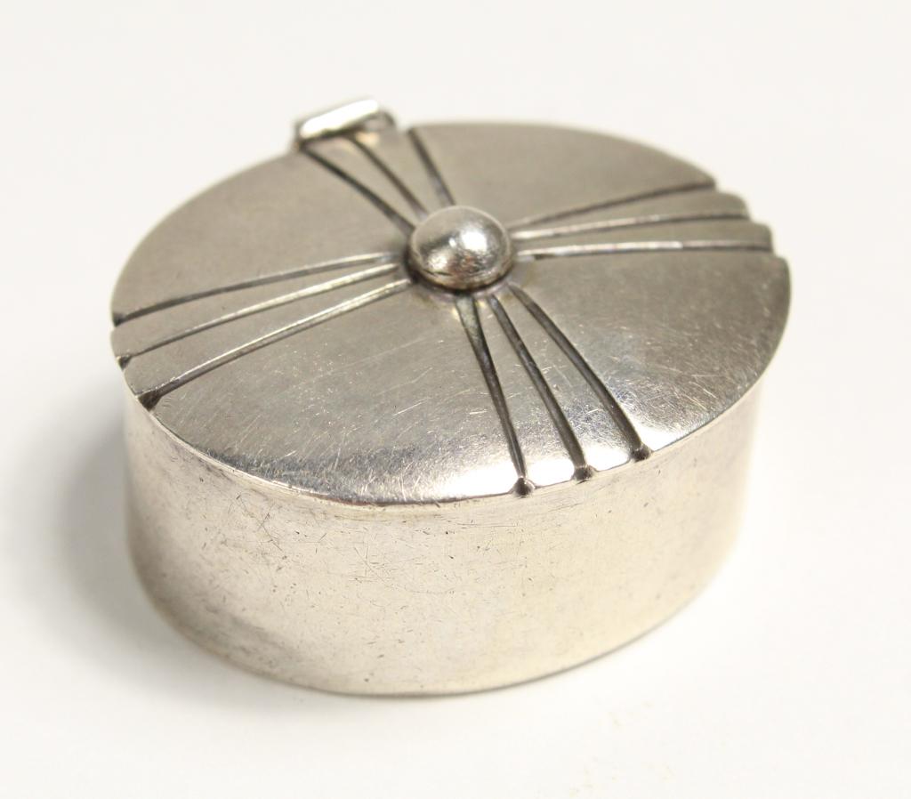 Vintage Hand Made Sterling Pill Box (1 of 5)