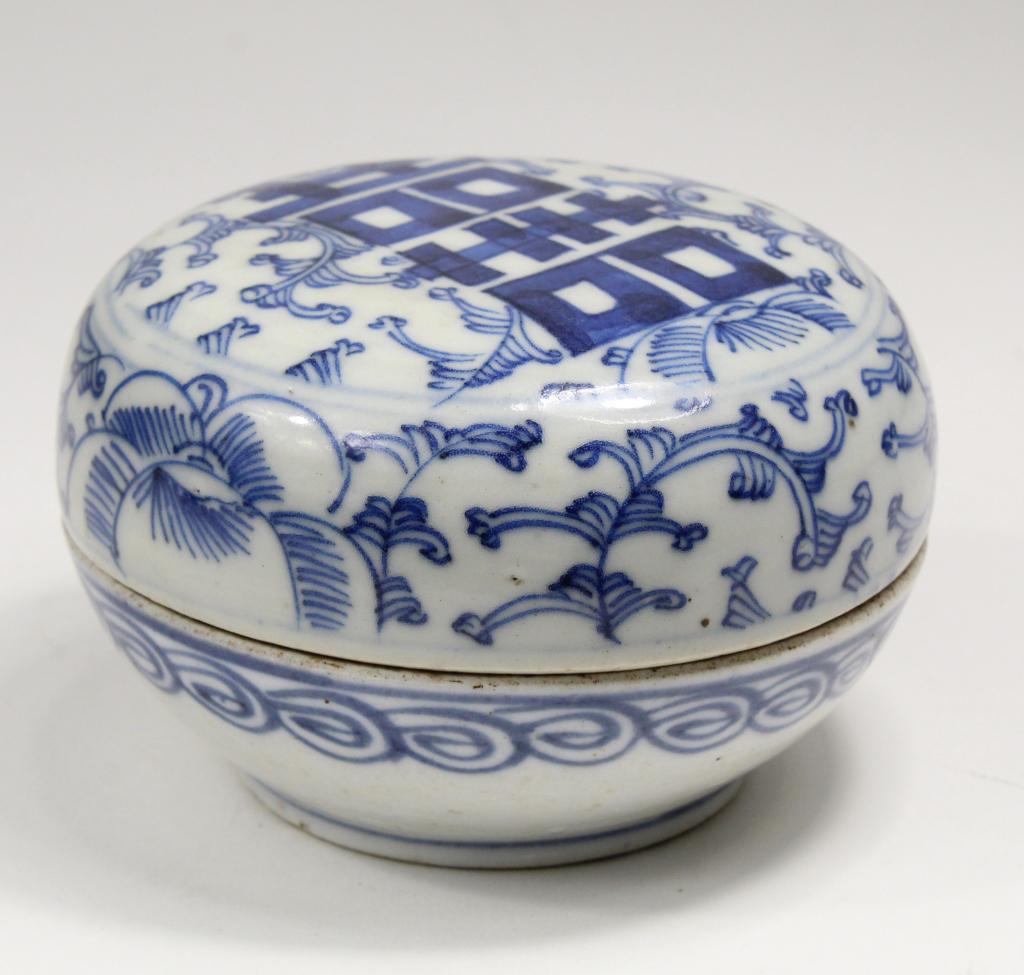 Chinese Blue & White Porcelain Round Ink Box (1 of 6)