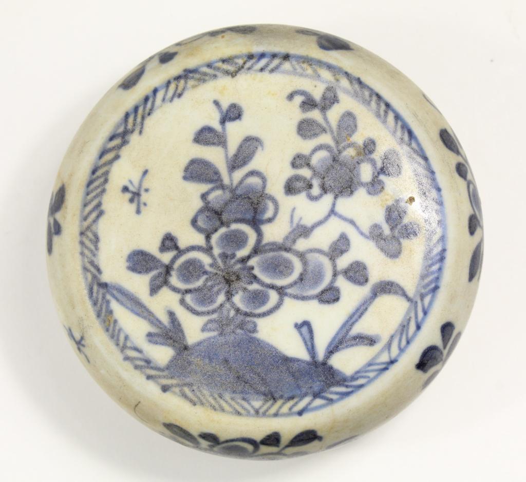 Chinese Blue & White Porcelain Round Ink Box (1 of 6)
