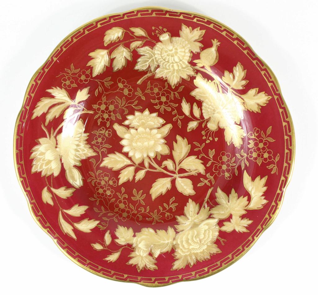 Wedgwood TONQUIN RUBY Bread Plates: Set of 10 Tonquin Ruby pattern bone china bread / butter plates (5 with green marks and 5 with brown marks). Very good condition with some light signs of use; no gold wear loss. Discontinued pattern,