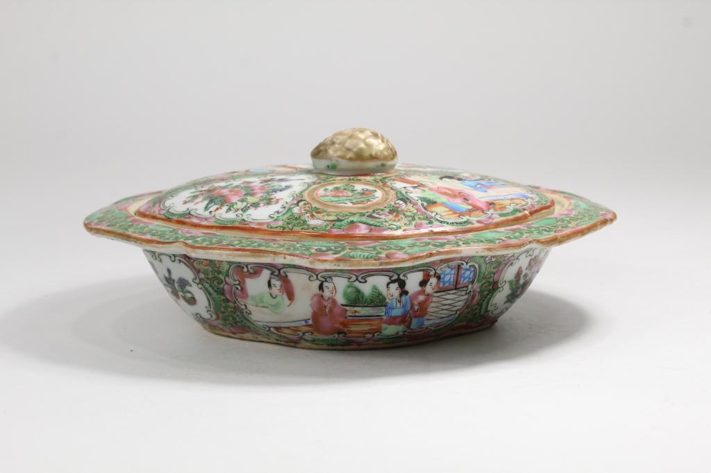 Antique Chinese Export Rose Medallion Lidded Serving Dish (1 of 11)
