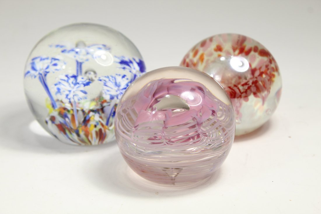 Buzz Williams Art Glass Paperweight 1986 (1 of 4)