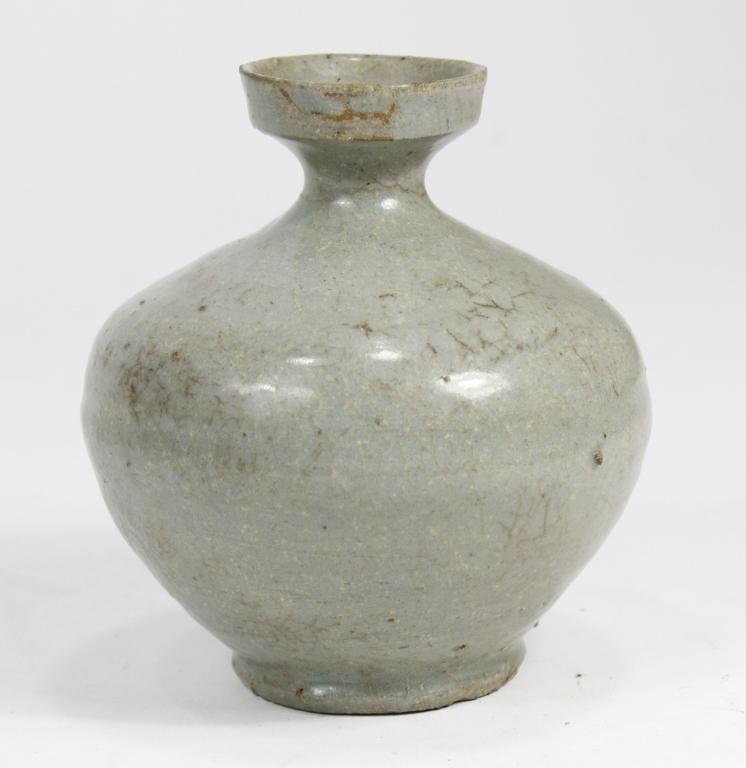 Korean Joseon Porcelain Vase (1 of 7)