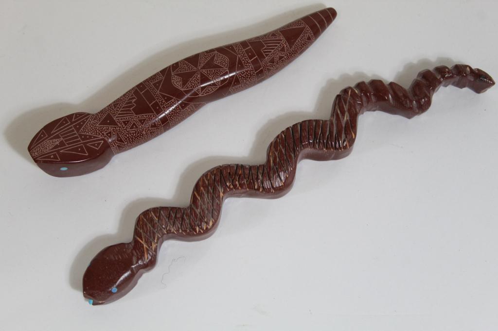 2 Zuni Catlinite Rattlesnakes Fetish signed (1 of 10)