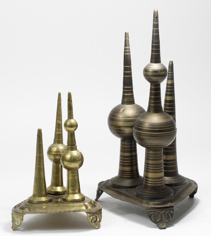 Souvenir Kuwait Watertowers Souvenir Buildings: 2 souvenir buildings showing Kuwait watertowers