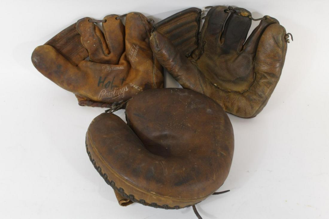 Lot of 3 Vintage Baseball Gloves (1 of 11)