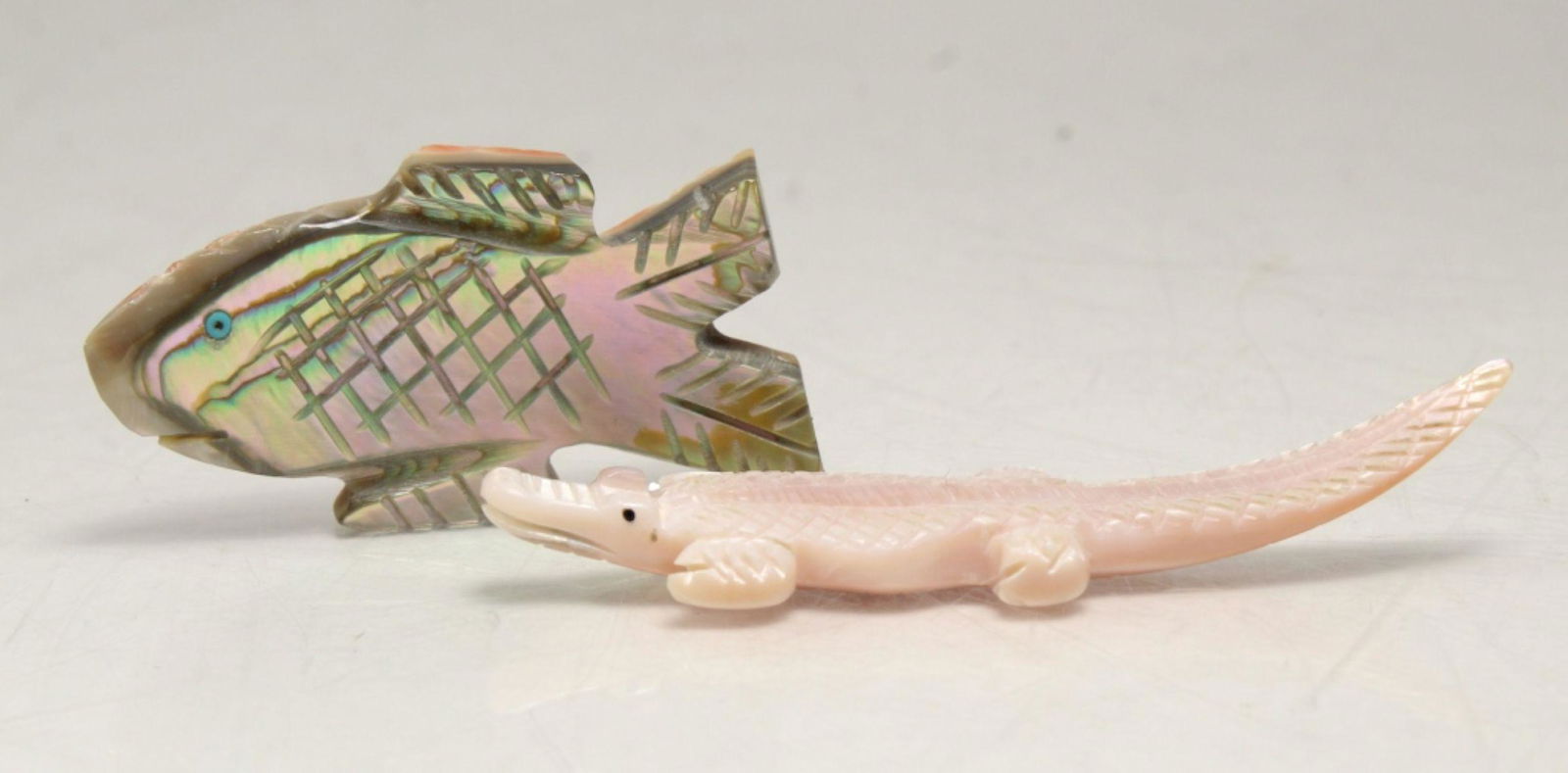2 Zuni Fetishes Alligator & Fish Shell And MOP (1 of 7)
