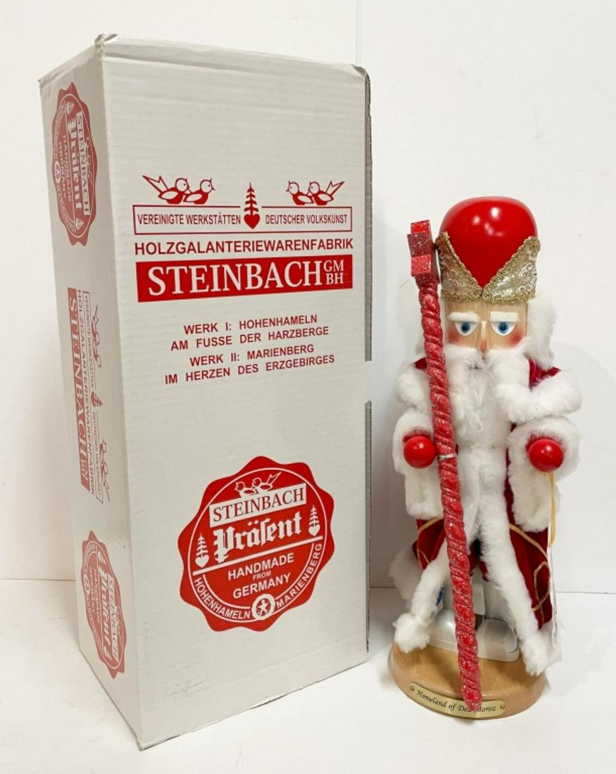 Steinbach "Homeland of Ded Moroz" Nutcracker (1 of 9)