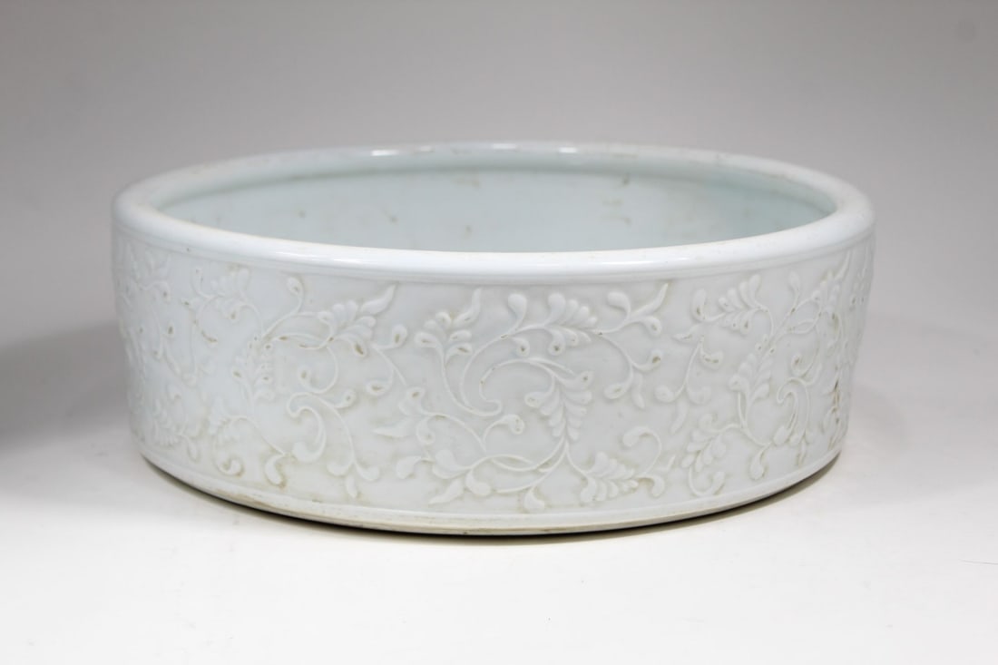 Chinese Celadon Hallmarked Porcelain Bowl (1 of 6)