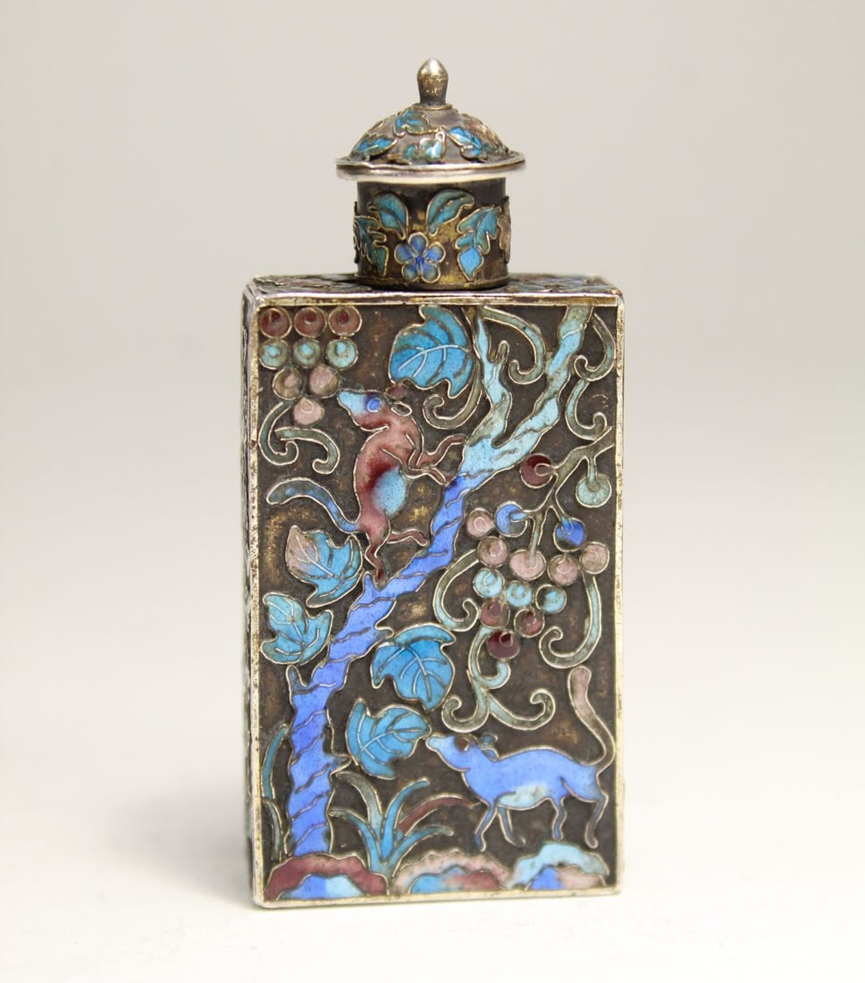 Chinese Small Silver and Enamel  Bottle hallmark (1 of 5)