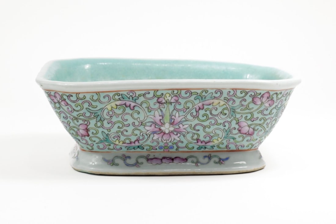 Old Chinese Famille Rose Turquoise Ground Bowl (1 of 5)