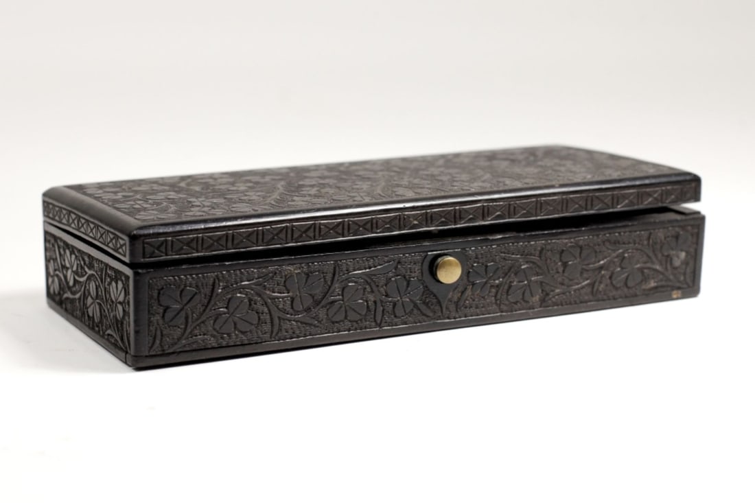 Antique Irish Shamrock Carved Bog Oak Desk Box (1 of 6)