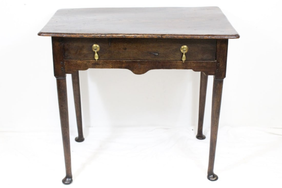 Early 18th C. English Side Table / Writing Desk (1 of 8)