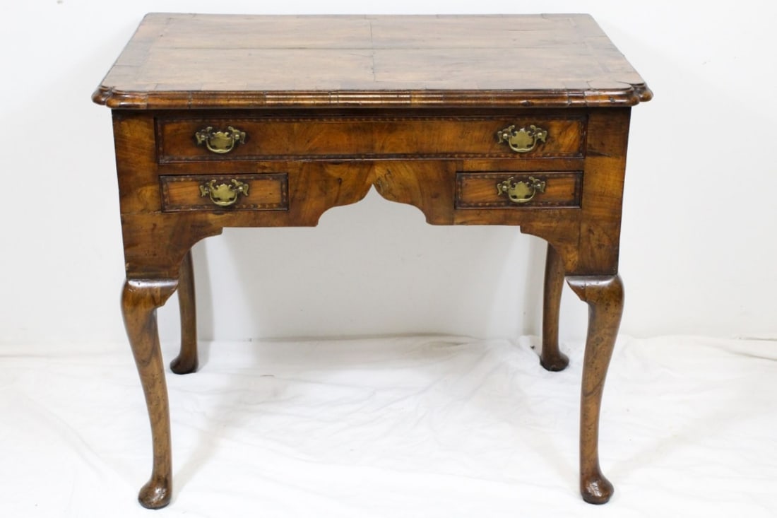 Early 18th C. Queen Anne Low Boy / Writing Desk (1 of 8)