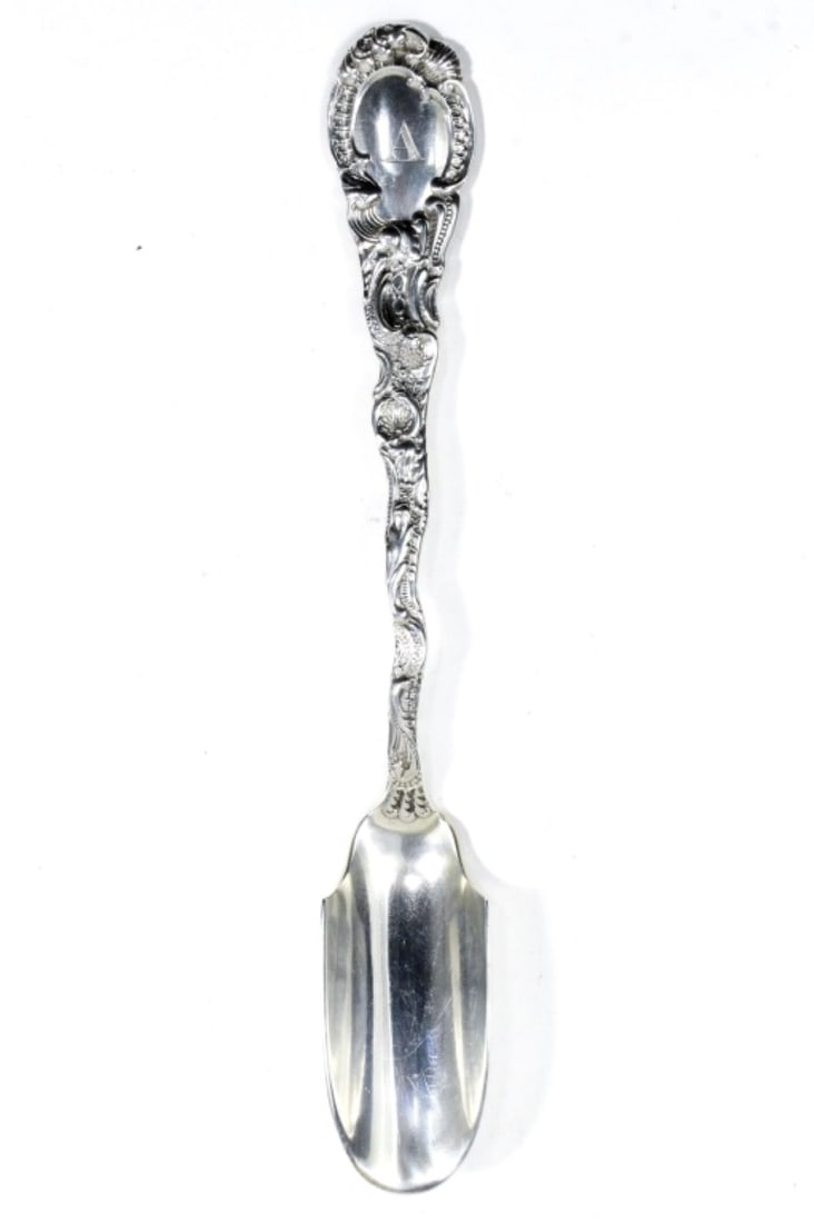 Antique Durgin LOUIS XV Sterling Cheese Scoop (1 of 7)