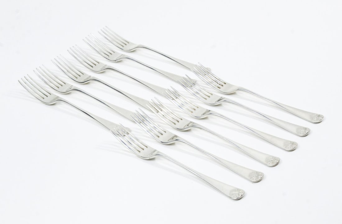 Steiff Sterling WILLIAMSBURG SHELL Salad Forks (1 of 5)