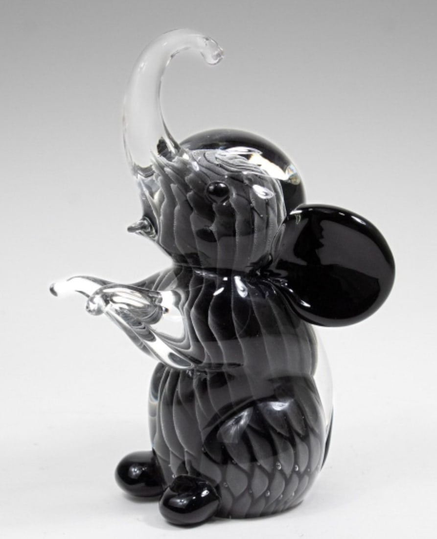 Vincenzo Nason Murano Small Glass Elephant Figure: Vincenzo Nason Murano Small Glass Elephant Figure. Unmarked. Sommerso gray blown glass with twisted canes and controlled bubbles. Measures Measures 8" tall and approx 5.5x3". Excellent condition.