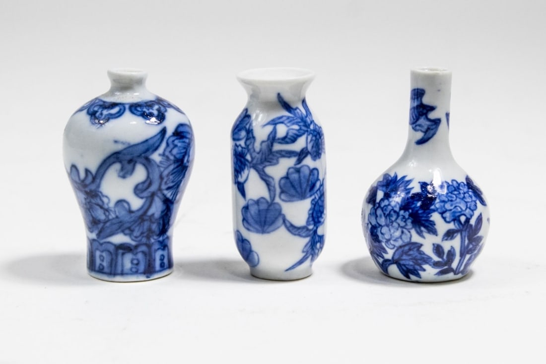 3 Chinese  Water Dropper Porcelain Vases B&W (1 of 5)