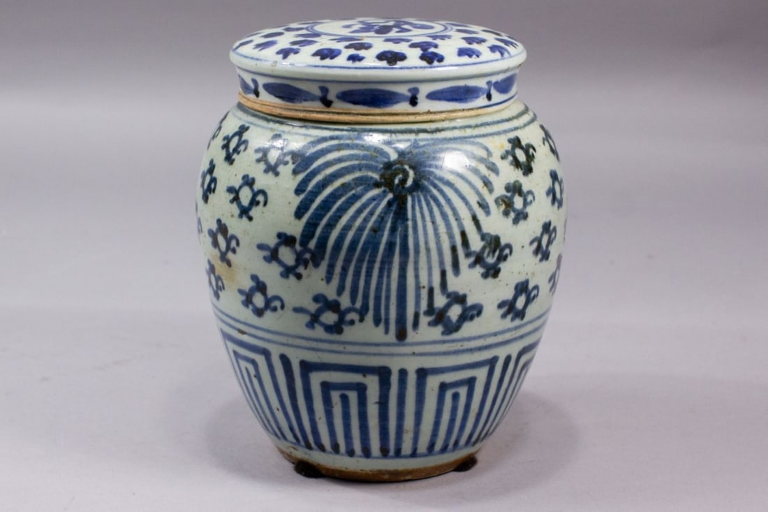 Chinese B&W Pottery Ginger Jar  Qing Dynasty (1 of 6)