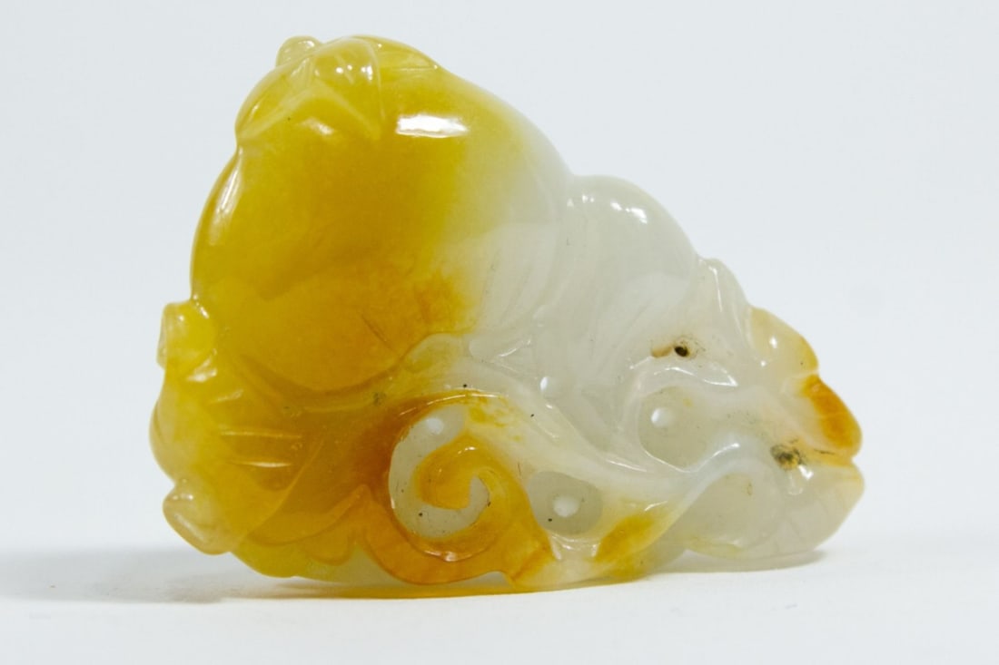Chinese Carved Jade Peach Pendant (1 of 5)