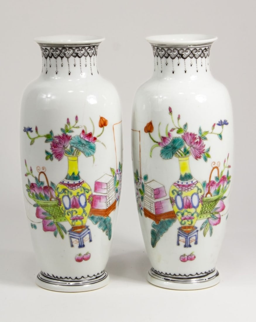 2 Chinese Porcelain Vases Republic Period. (1 of 10)