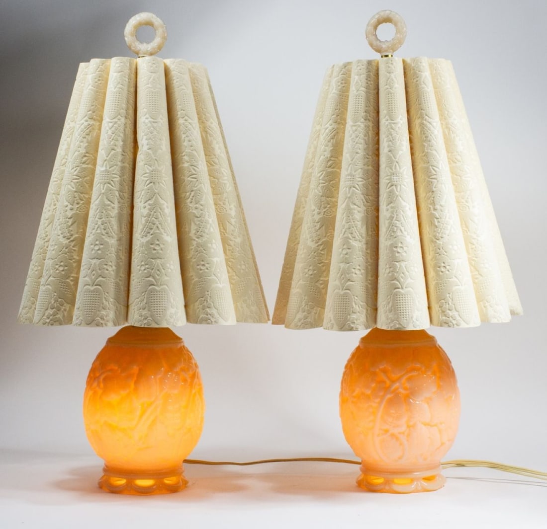 Pair Aladin Alacite Oak Leaf Lamps (1 of 10)