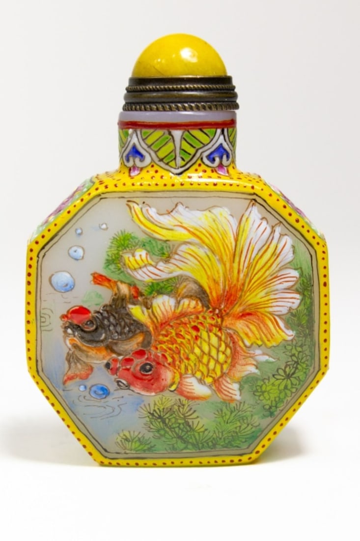Chinese Enameled Glass Octagonal Fish Snuff Bottle (1 of 6)