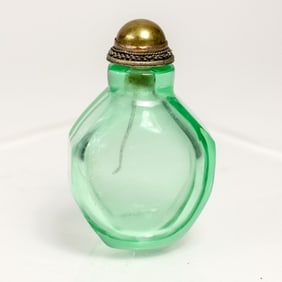 Chinese Faceted Green Peking Glass Snuff Bottle