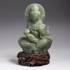 Chinese Green Celadon Jade/Hardstone Guanyin