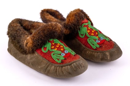 Antique Pair Native American Beaded Frog Moccasins