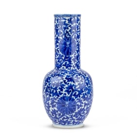Antique Chinese Kangxi Blue & White Porcelain Vase