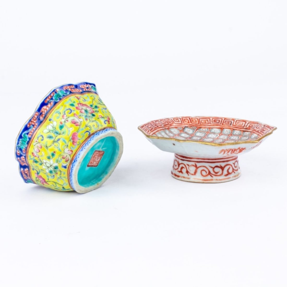 2 Small Chinese Tongzhi Porcelain Dishes: 2 Small Chinese Tongzhi Porcelain Dishes. (1): A foliate bowl of hexagonal form, well-painted with flowers and vines on a yellow ground, with bats among clouds above. Six-character Tongzhi mark at bas