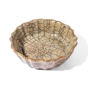 Chinese Geyao Porcelain Foliate Brush Washer