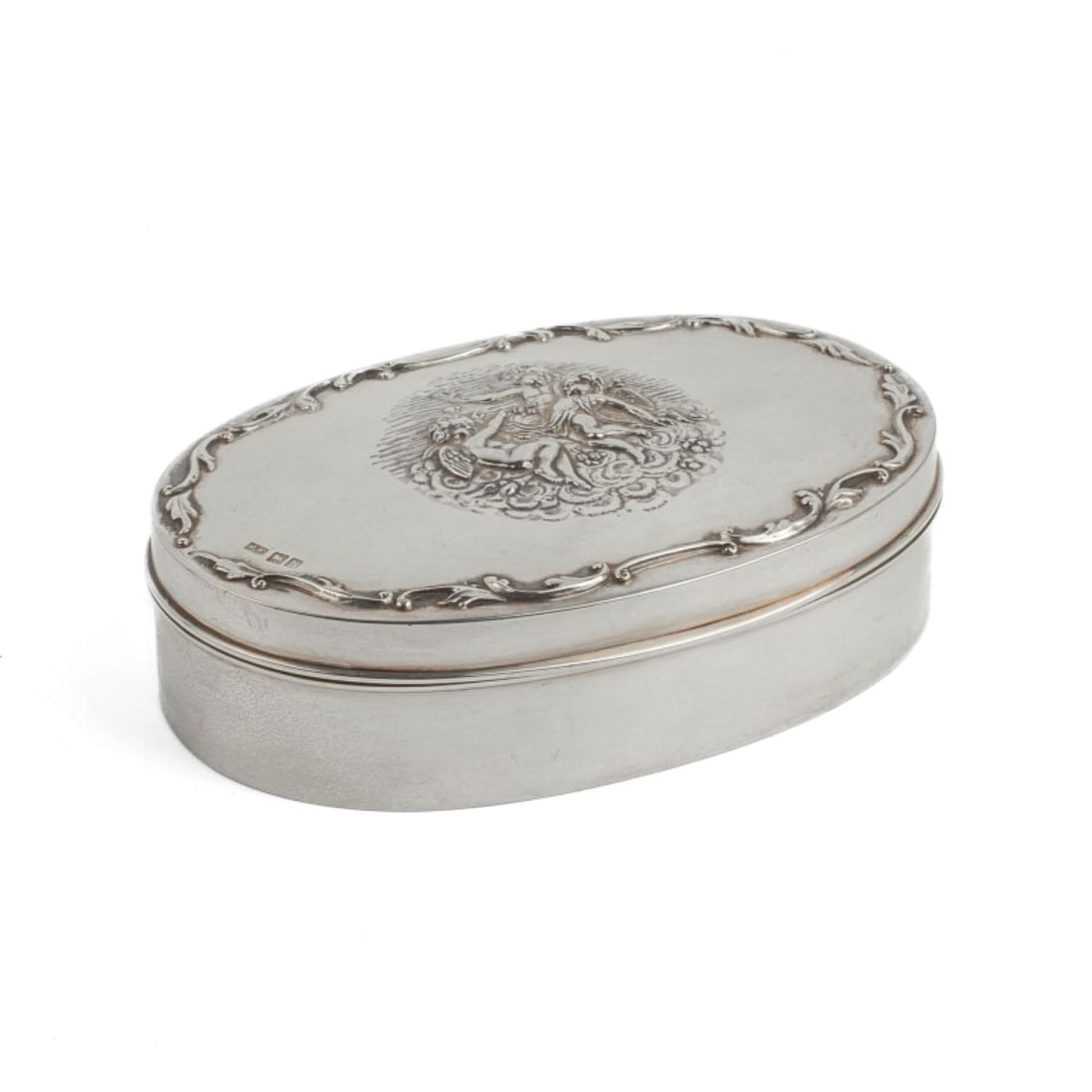 Mappin & Webb Sterling Silver Box 1903 / Cherubs: 1903 Mappin & Webb London sterling silver box. Hinged lid with repousse cherub design. Original green velvet lined interior. Hallmarks to lid and base along with "MAPPIN & WEBB LONDON" stamped to back