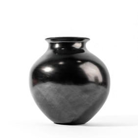 Mata Oritz Blackware Olla Vase / Jesus Pina