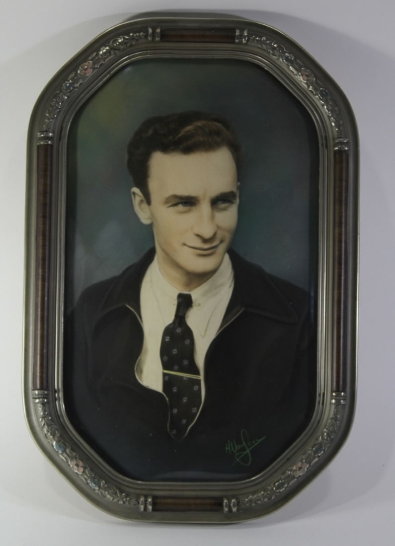 Photograph of Man in Bubble Glass Deco Frame (1 of 8)