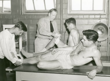 Vintage Press Photo / Shirtless Athletes