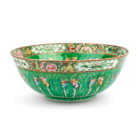 Chinese Export Cabbage Leaf Porcelain Serving Bowl
