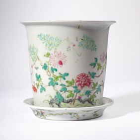 Chinese Republic Porcelain Famille Rose Planter