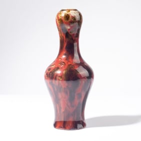 Chinese Peachbloom Variant Garlic Bulb Vase