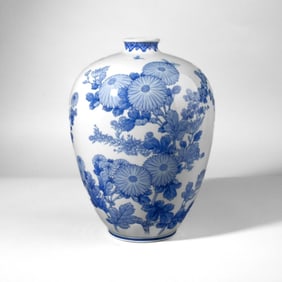 Japanese Taisho Period Fukagawa Porcelain Vase