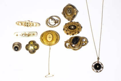 Victorian Jewelry Pique / Mourning / Jet