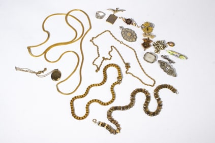 Victorian Jewelry / Book Chain Necklace / Mourning