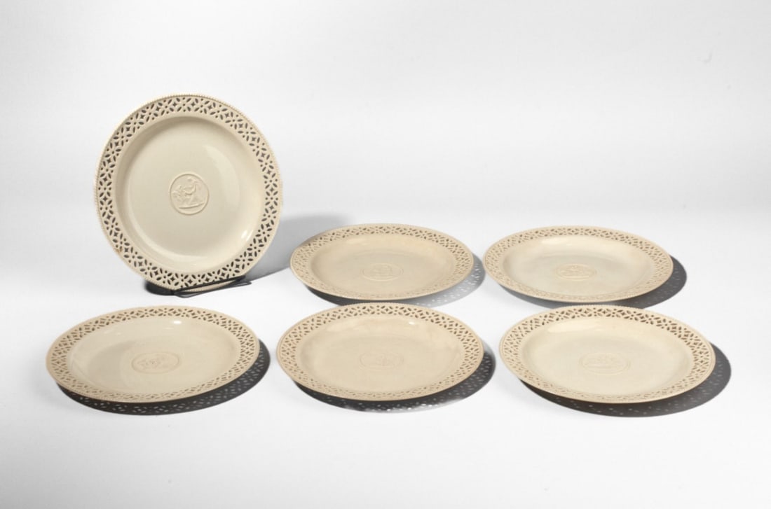 Wedgewood Creamware Neoclassical Cameo Plates (1 of 7)