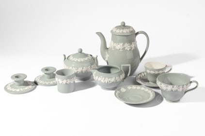Wedgwood Grey Queens Ware / Aurora Chariot