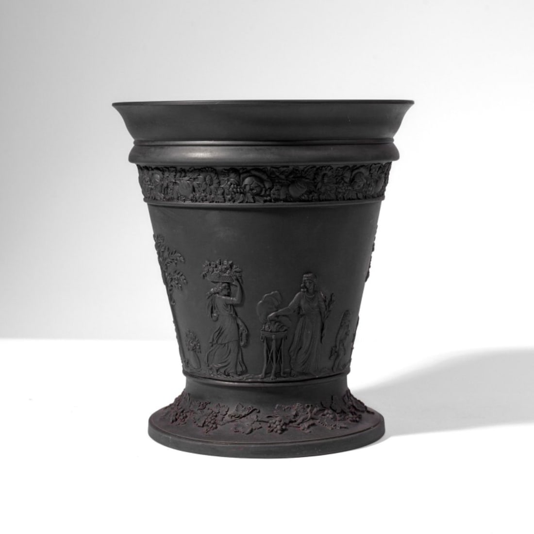 Wedgwood Black Basalt Vase w/ Frog Insert (1 of 8)