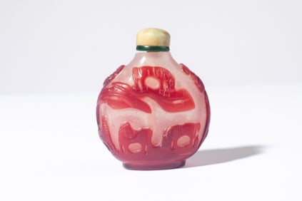 Chinese Peking Glass Red Cameo Horse Snuff Bottle