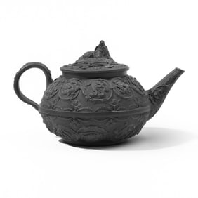"Wedgwood & Bentley" Black Basalt Dog Teapot